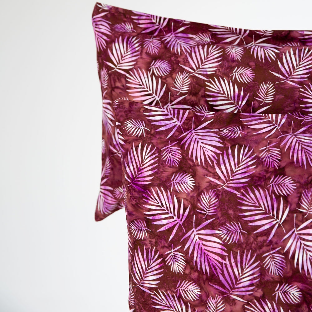 
            
                Load image into Gallery viewer, Bay of Palms Pillowcase Set
            
        