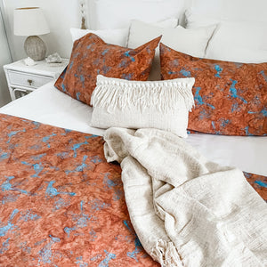 
            
                Load image into Gallery viewer, Blue Bird Duvet Cover and Pillowcase Set
            
        